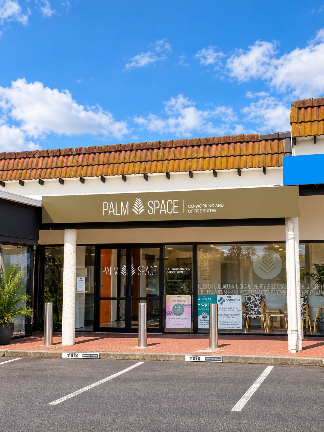 PalmSpace Commercial Building Frontage & Doorstep Parking
